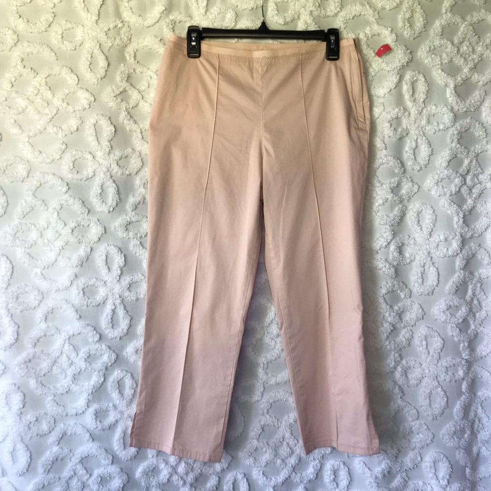 NWT Gap Size 6 Pale Pink Cropped Pants